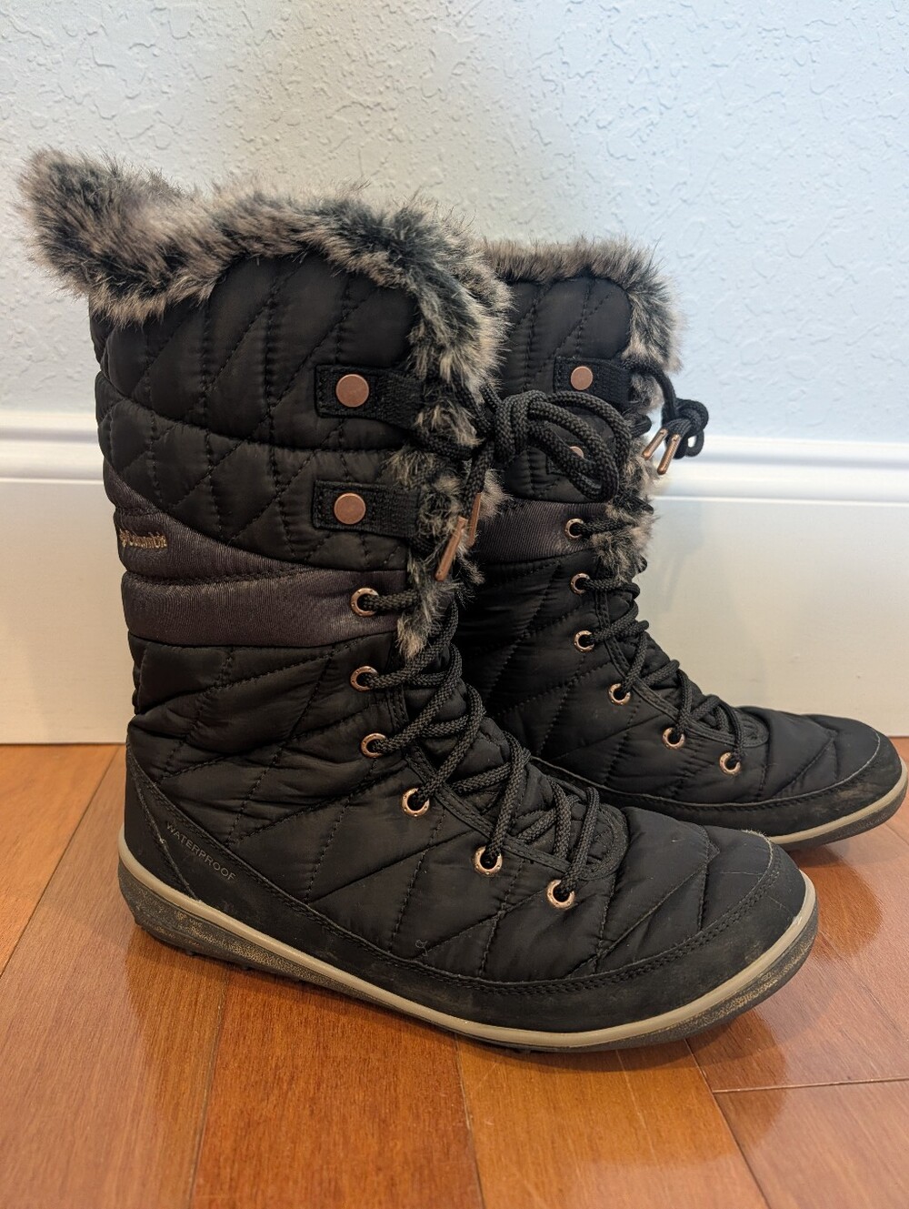 Columbia Heavenly Omni-Heat Black with Fur Trim Winter Boot - Picture 3 of 9